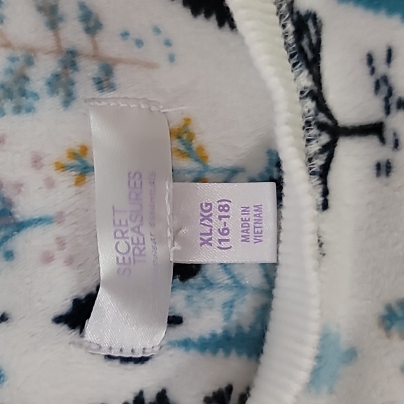 Secret Treasures Lounge Top - Picture 7 of 9